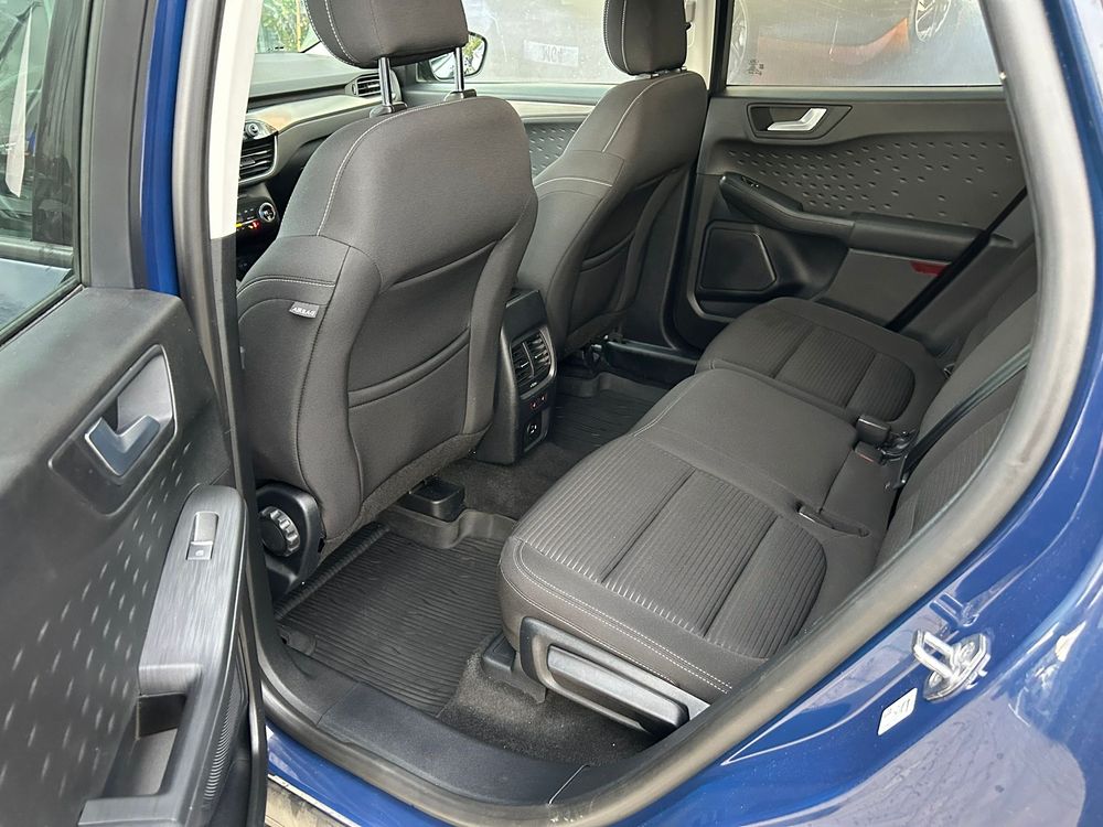 Ford Kuga - foto 12
