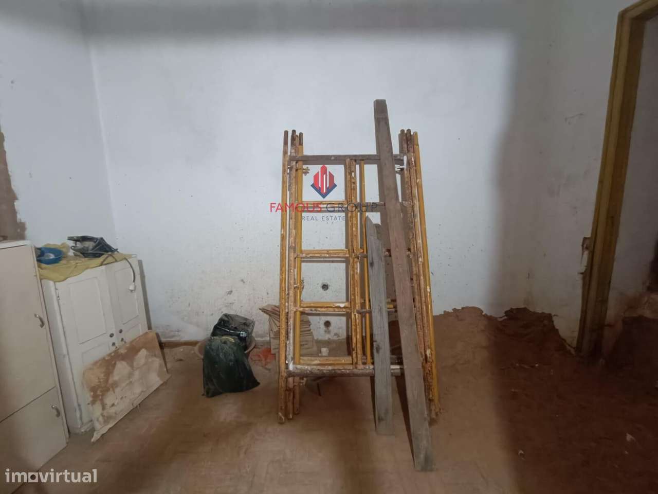 Portimão: Moradia T3 com potencial incrível, Terreno Amplo e...-19