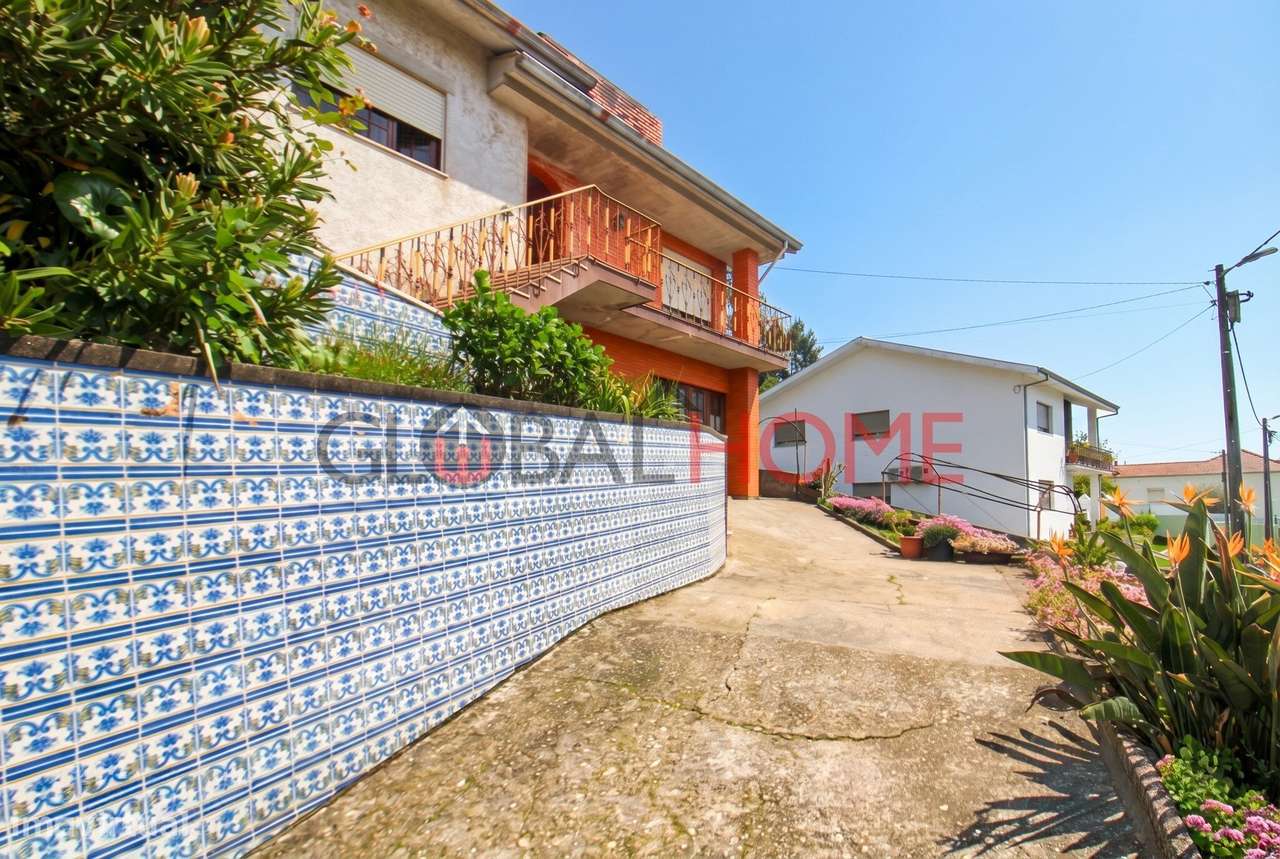 Moradia Bifamiliar T4 com Jardim e 4 Frentes em Lever - Grande imagem: 2/60