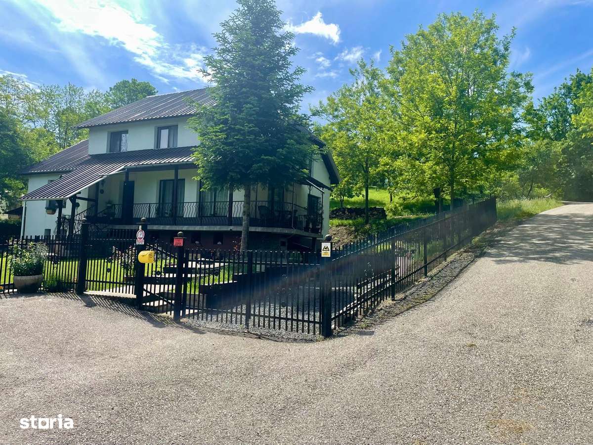 Casa de vanzare - Imagine principală: 2/20