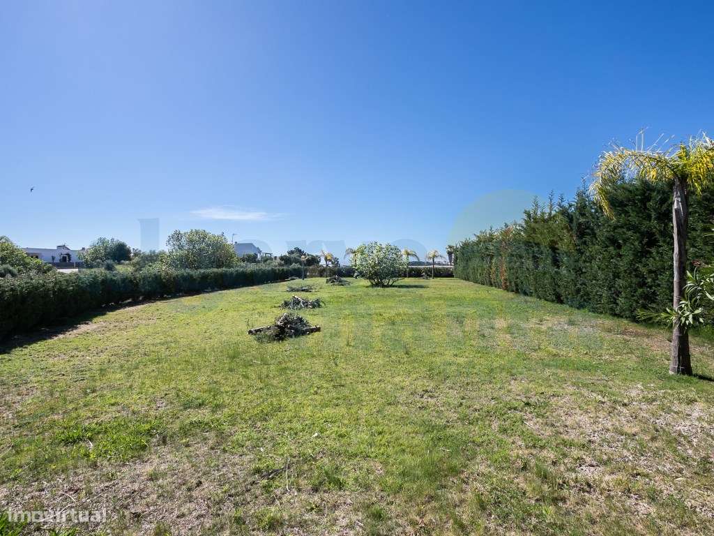 Moradia T5 com Jardim e Piscina + Lote Urbano para construção - Cas...-41