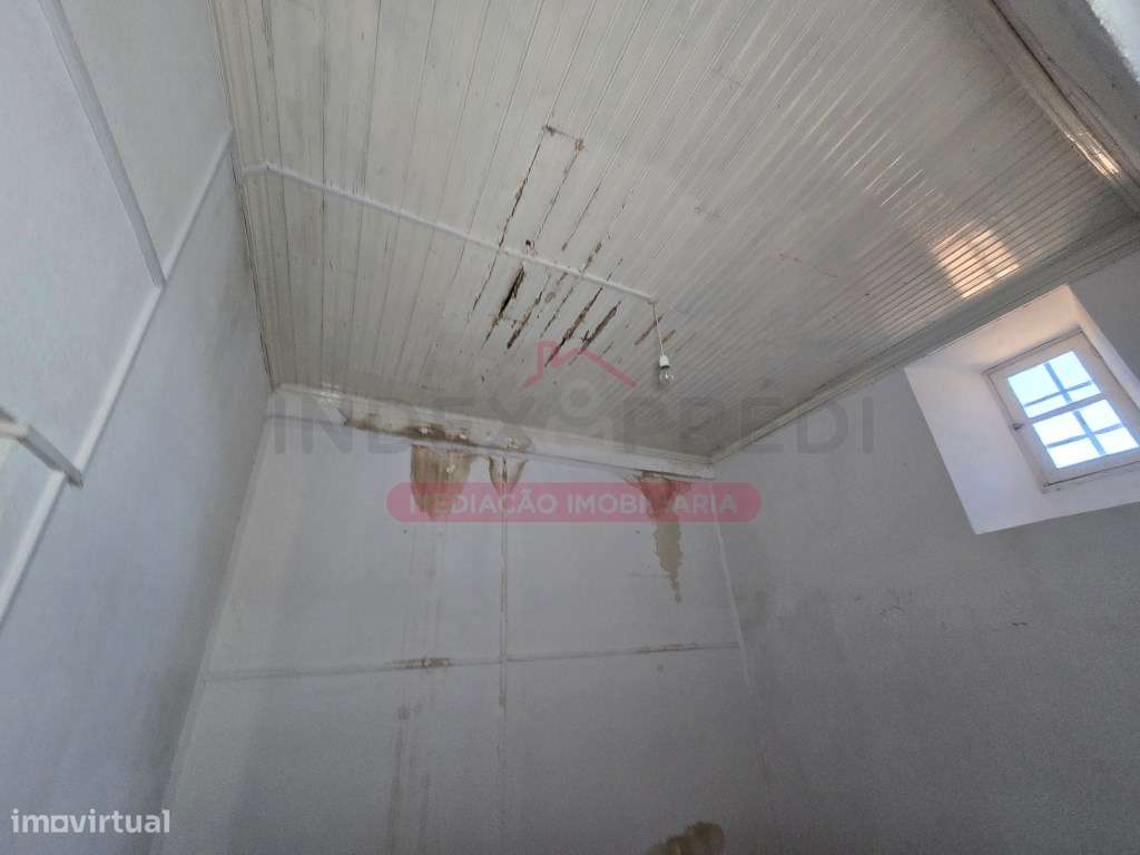 Prédio com varias frações Autónomas - Venda Judicial - Guarda-53