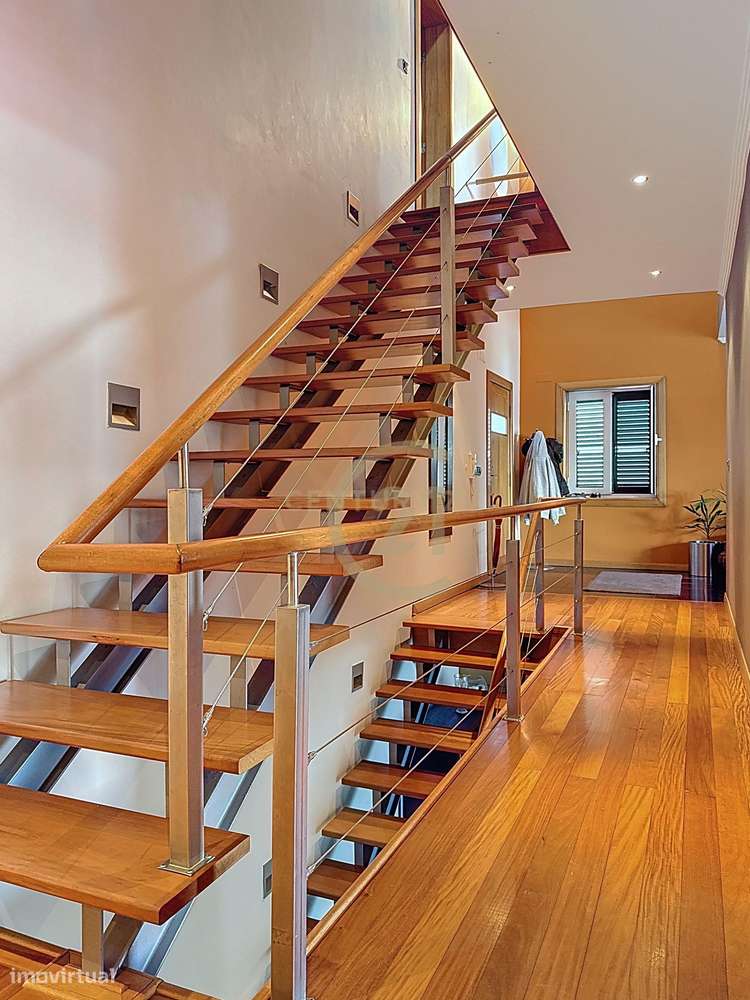 Moradia de Elevada Qualidade no Coração da Praia da Vitória – Vista Ba-16