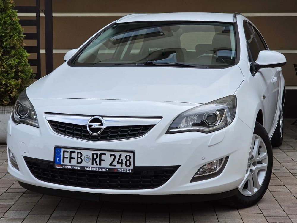 Opel Astra J 1.4 Turbo Cosmo 2011
