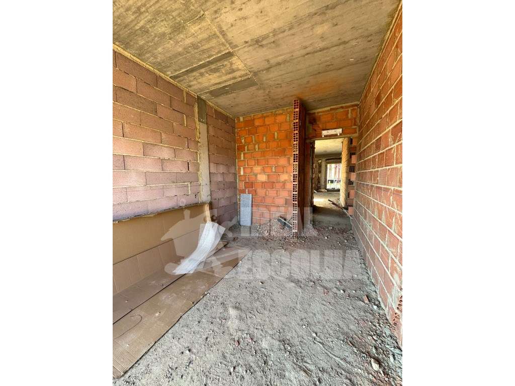 MORADIA EM CONSTRUÇÃO QUINTA DO ANJO ..-24
