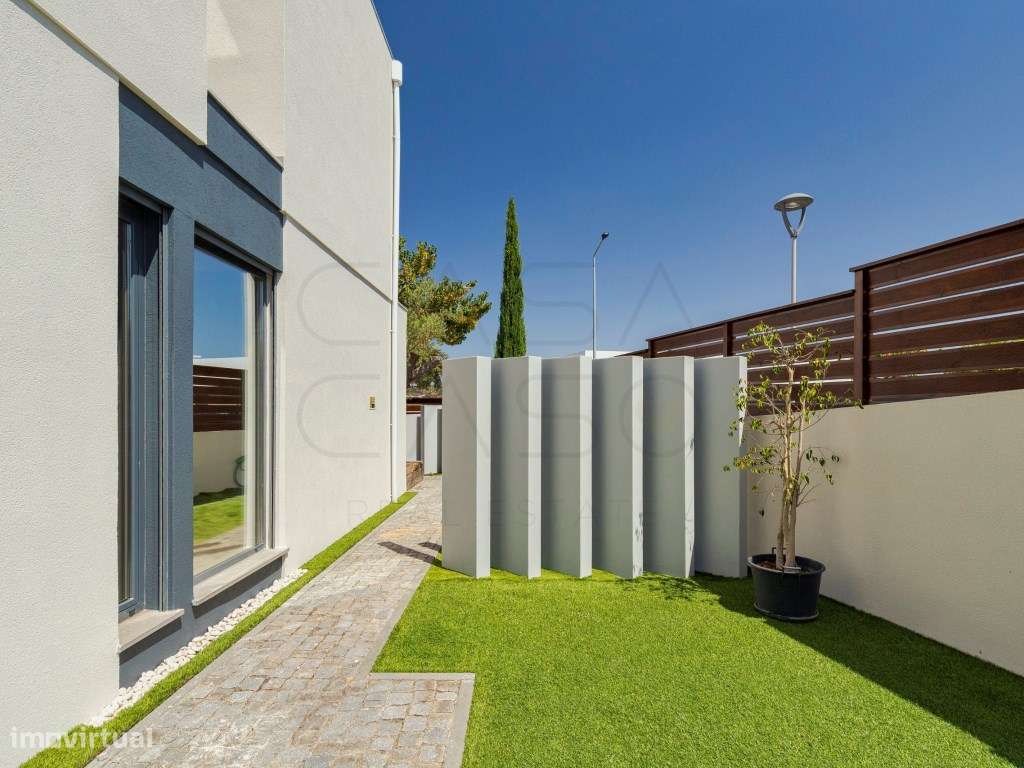 Moradia T3 com Piscina nos Jardins de Santiago - Setúbal-31
