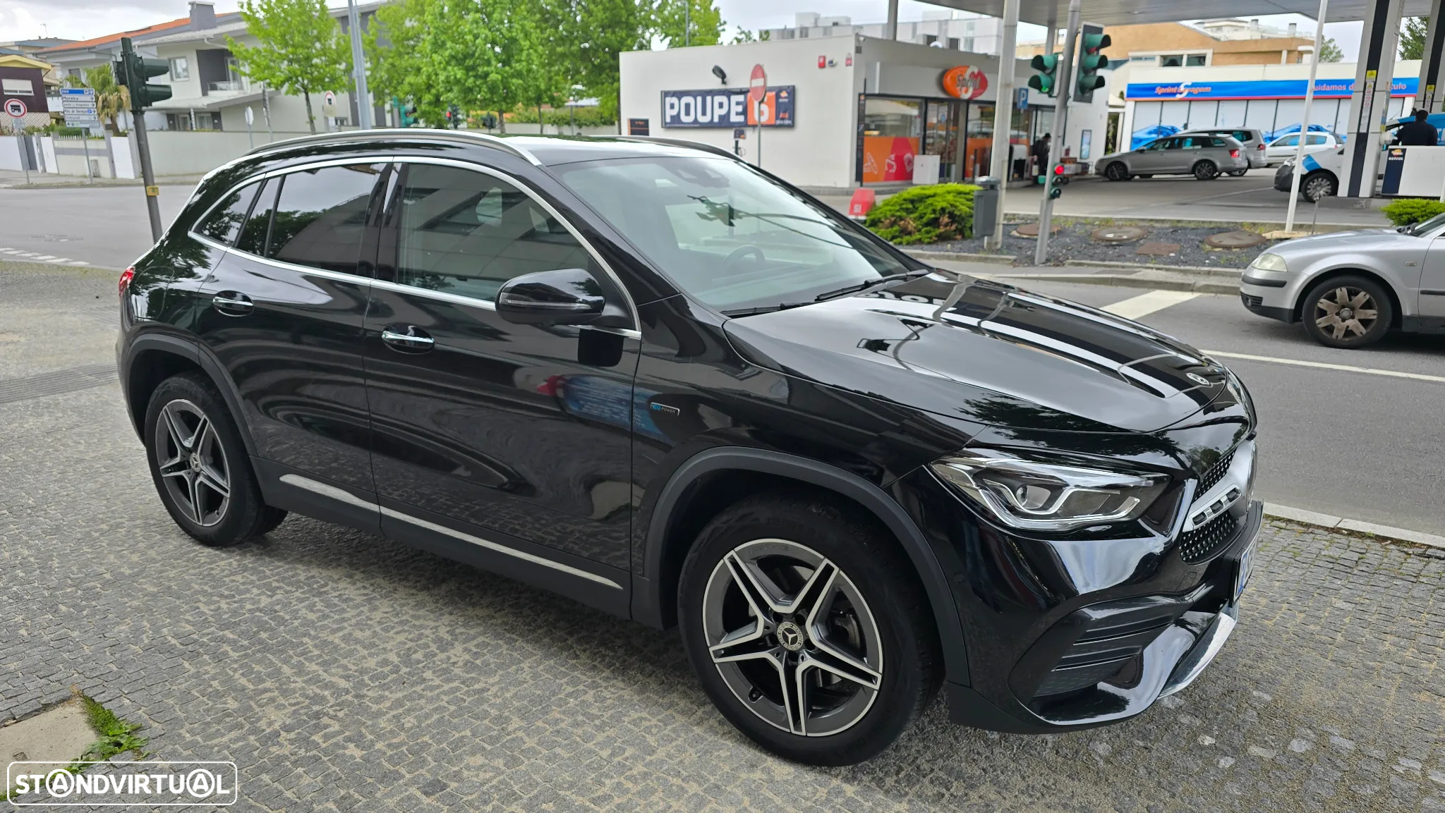 Mercedes-Benz GLA 250 e AMG Line - 2