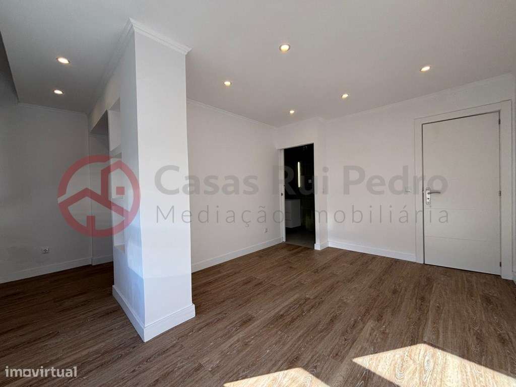 Apartamento T3 totalmente remodelado, prédio com elevador em Cacilh... - Grande imagem: 5/39