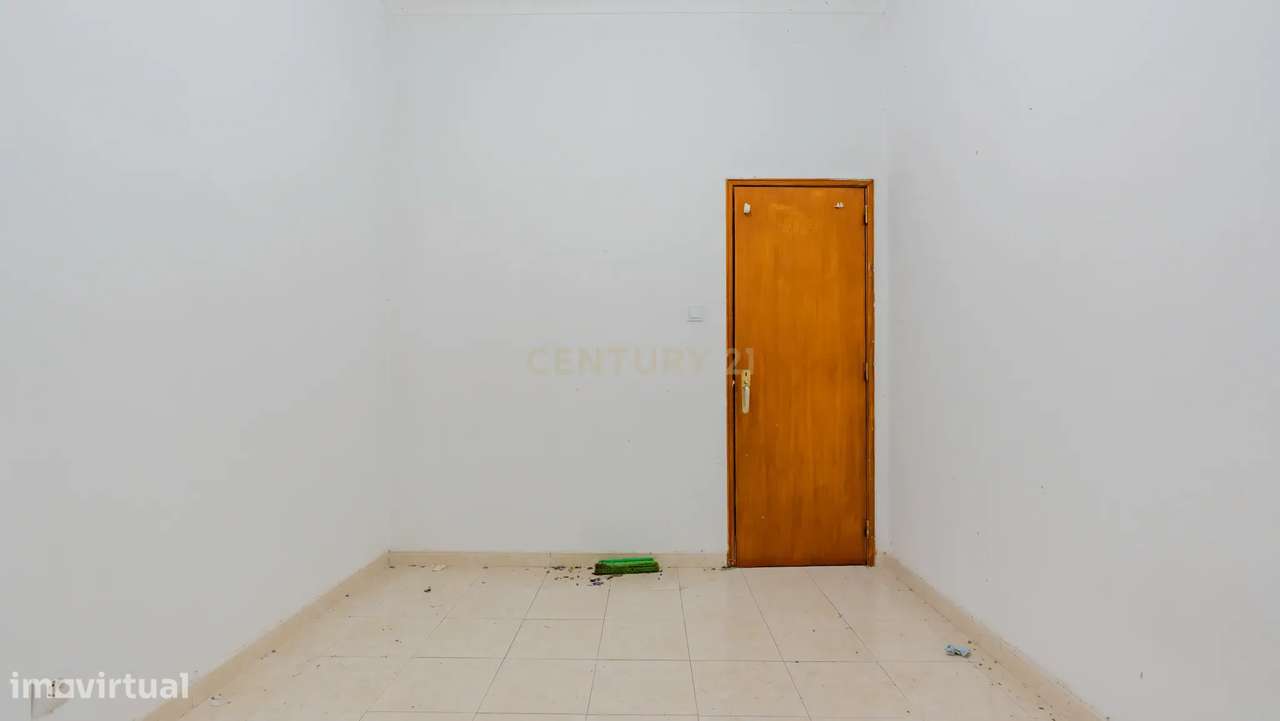 Moradia Isolada com Terreno de 1041 m² – Um Mundo de Possibilidades!-43