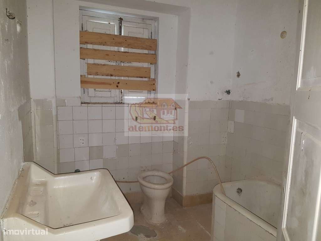 Casa senhorial em aldeia histórica a 45 minutos das praias-6