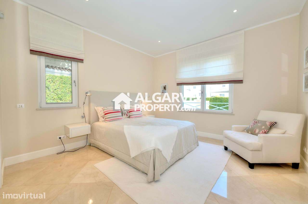 Charmosa Moradia V4+2 com vista para o campo de golfe em Vila Sol, Alg - Grande imagem: 4/36