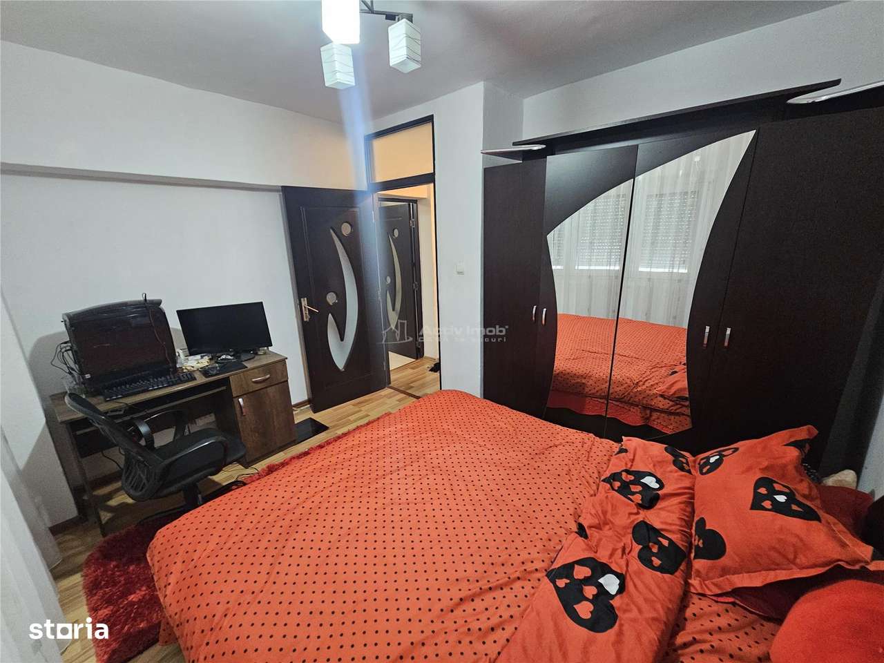 Resita, 3 Cam. Cf. 1, Et. 1, Bulevard, Micro 4 - Imagine principală: 3/20