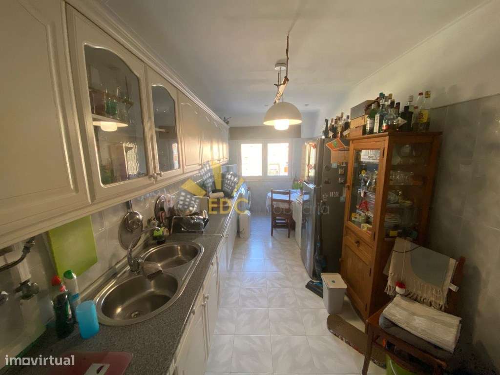 Apartamento T2 no Cacém, com possibilidade ser transformado em dúpl...-13