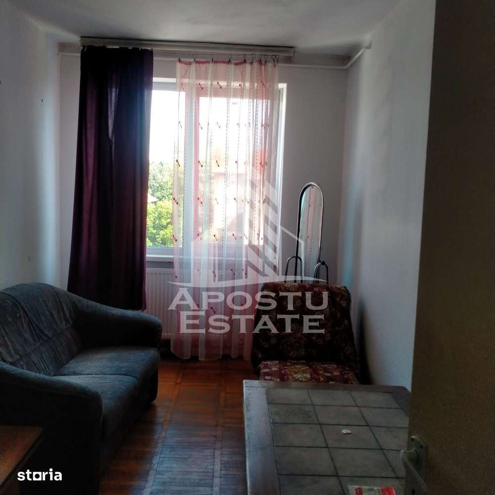 Apartament 3 camere, decomandat cu centrala proprie langa Medicina - Imagine principală: 4/10