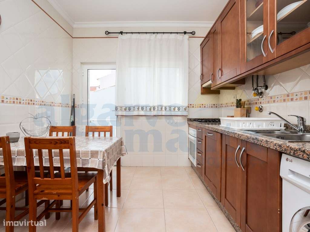 Andar de Moradia T2+1 perto da Praia da Lota, Algarve-7