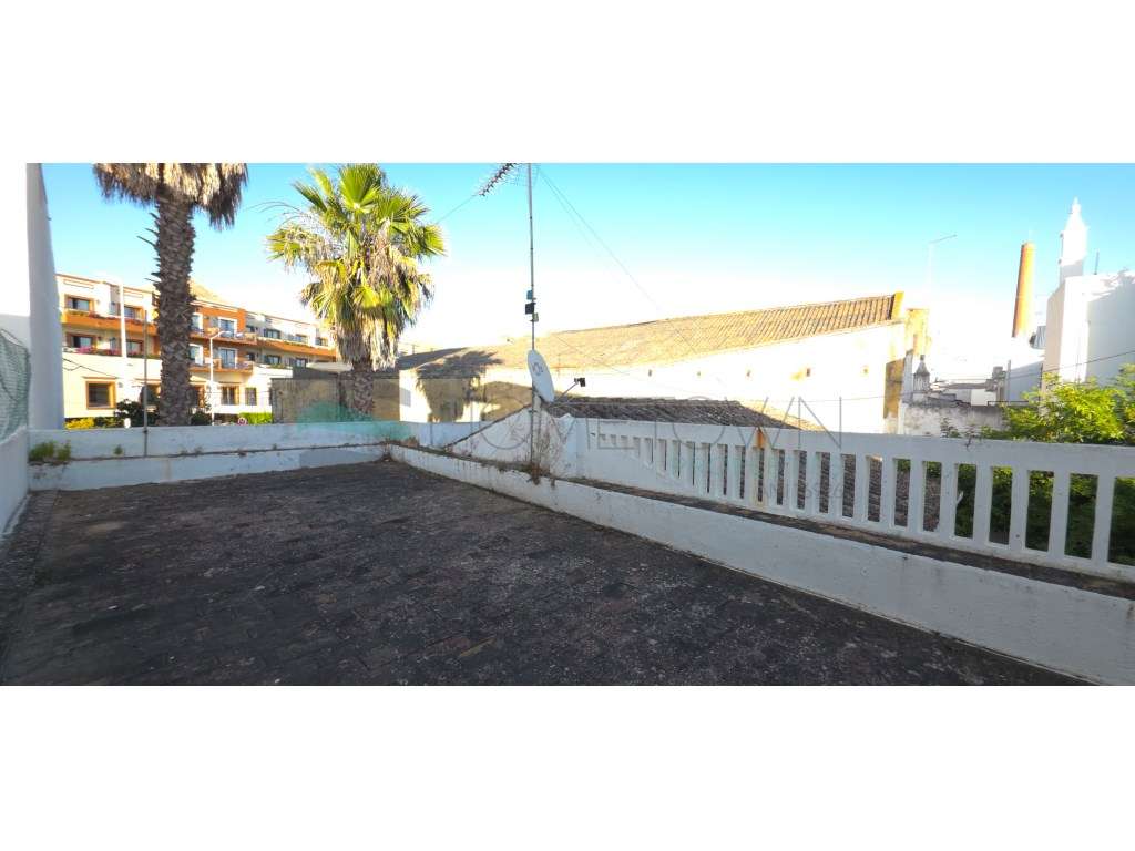 Moradia T3 - Tavira no centro histórico, por recuperar-23