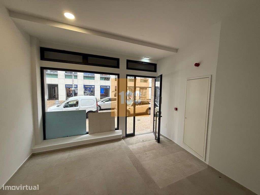 Loja nova no centro da Maia - Grande imagem: 2/19