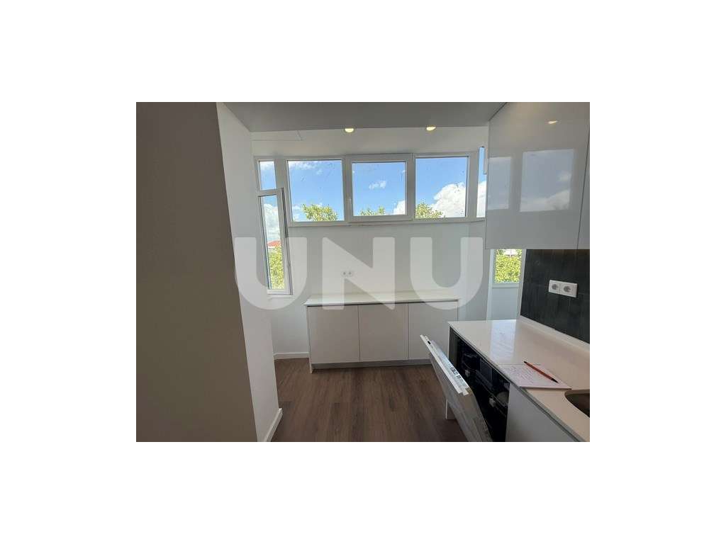Apartamento T2 na Amadora com muita luminosidade-20