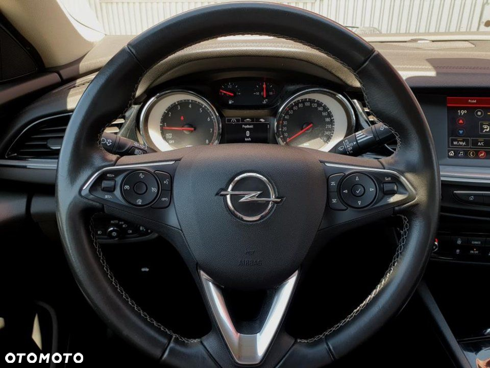 Opel Insignia - 12