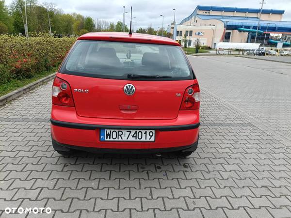 Volkswagen Polo 1.4 16V Basis - 2