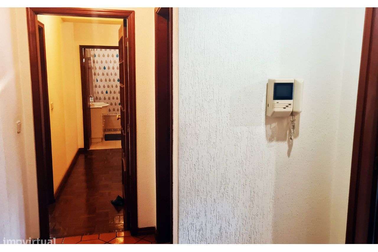 Coimbra T3 desafogado com garagem-11