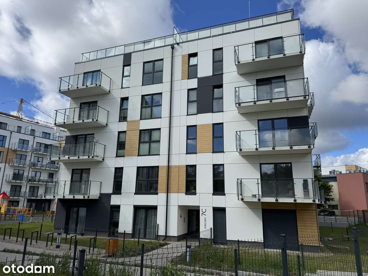 Od zaraz ,garaż w hali ,z ogródkiem, nowe - Pełny obrazek: 2/18