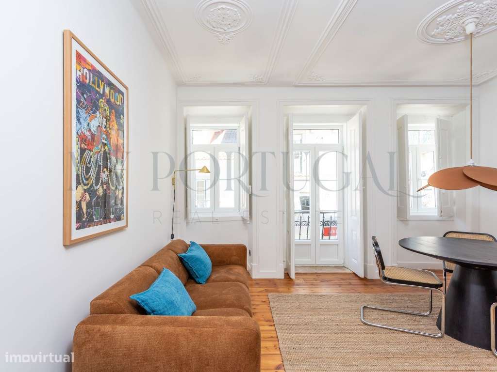 Conforto Urbano num T1 totalmente remodelado com varanda no coração...-20