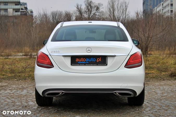 Mercedes-Benz Klasa C 300 9G-TRONIC - 26