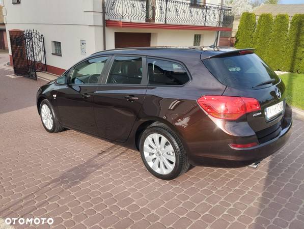 Opel Astra 1.4 Turbo 150 Jahre - 26