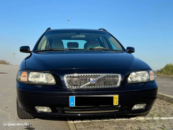 Volvo V70 2.0 T Nivel 2 - 1