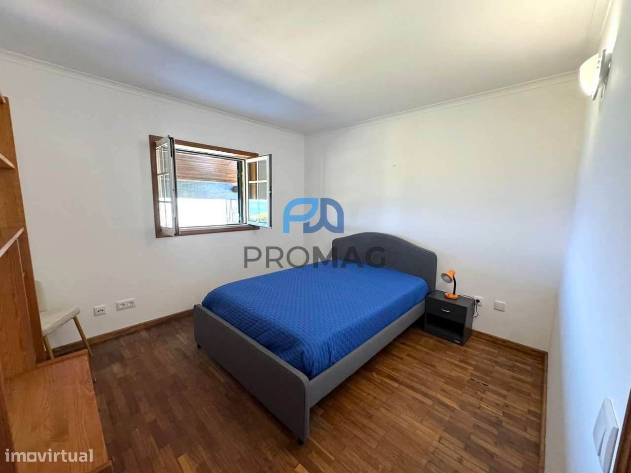 Moradia com excelente área, piscina e plena privacidade-25