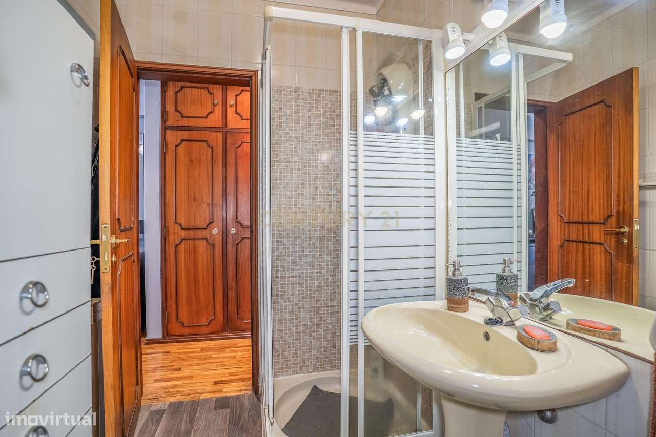 Apartamento Duplex T3+2 com Garagem Box-19