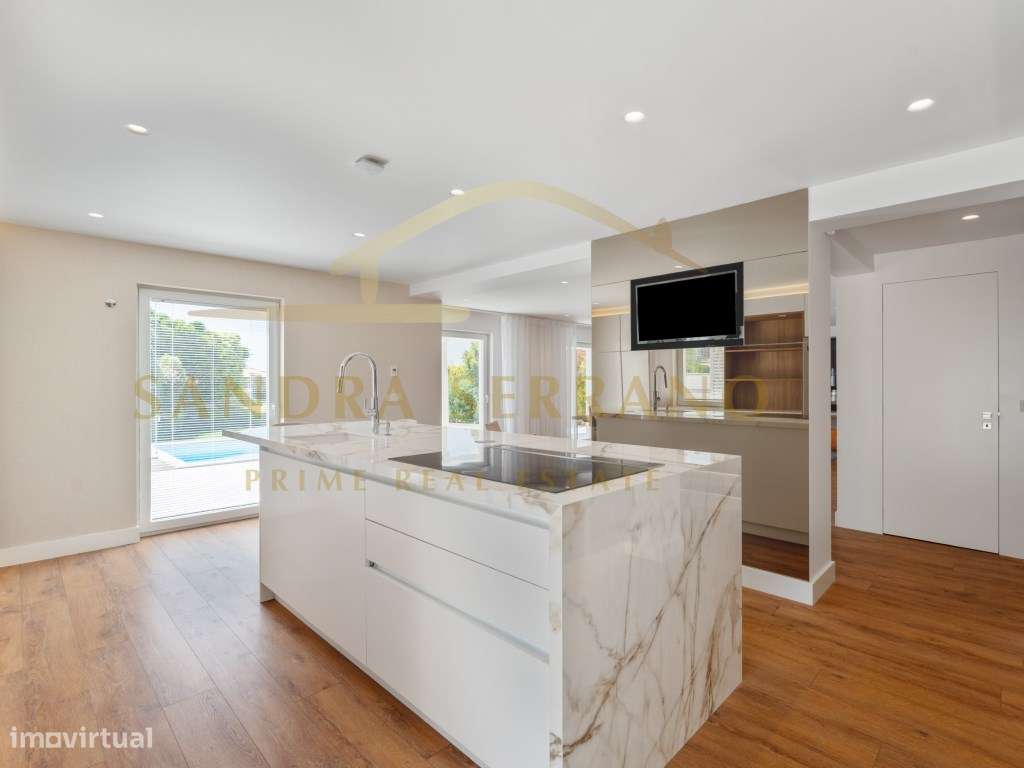 Moradia Contemporânea, 4 Suites, renovada ,Piscina na Quinta da Bel...-5