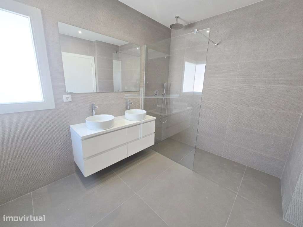 Moradia Isolada com piscina e garagem - Aroeira-22