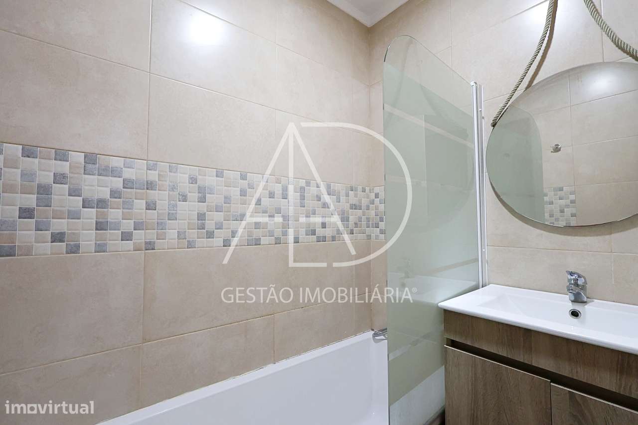 Apartamento T3 nas Paivas | Luz, conforto e localização privilegiada-13