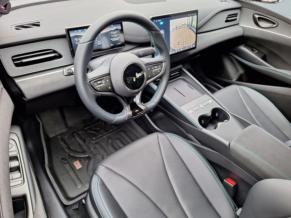 Poj. Bagażnika 675/1535 L / zasięg 1350 km / Kamera Cofania