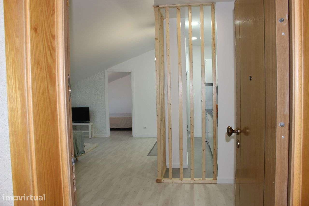 Apartamento T1+1 (Água e TV+NET incluído) - Grande imagem: 2/16
