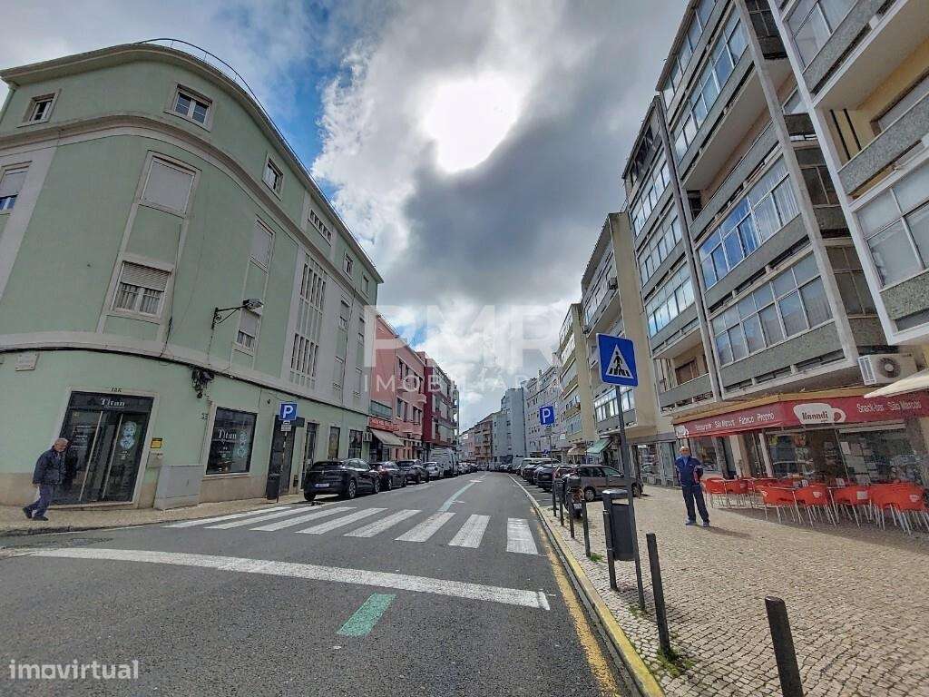 Apartamento T2 Avenidas Novas - Grande imagem: 2/10