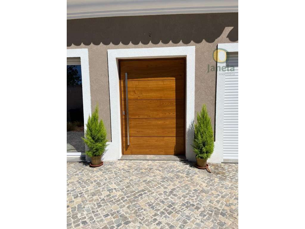 Distinta propriedade em lote de 7400 m2, perto de Faro - Grande imagem: 5/18