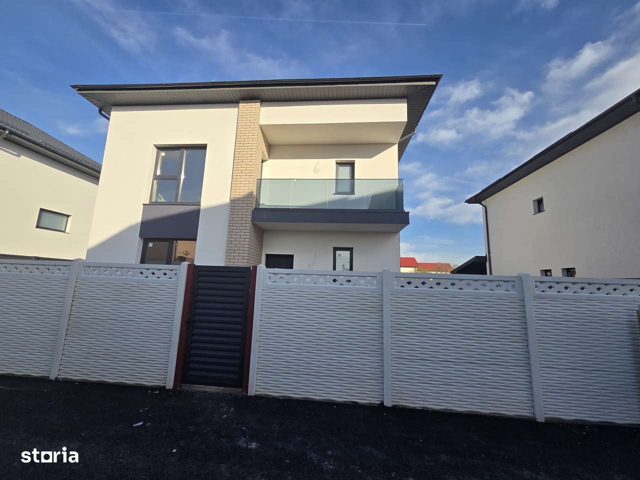 Vila P+1E+M-Parcul Ghidiceni-La cheie-Teren 400 mp - Imagine principală: 4/20