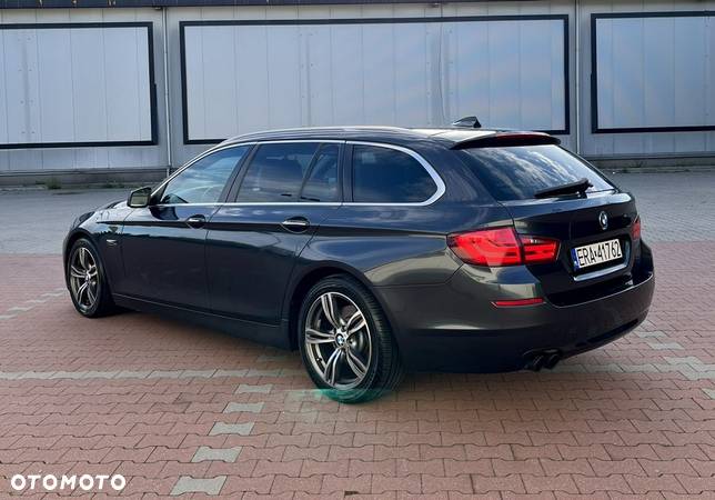 BMW Seria 5 520d Touring - 6