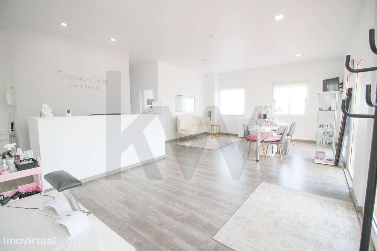 Espaço Comercial no Faial Em Excelente Estado de Conservação - Grande imagem: 3/18