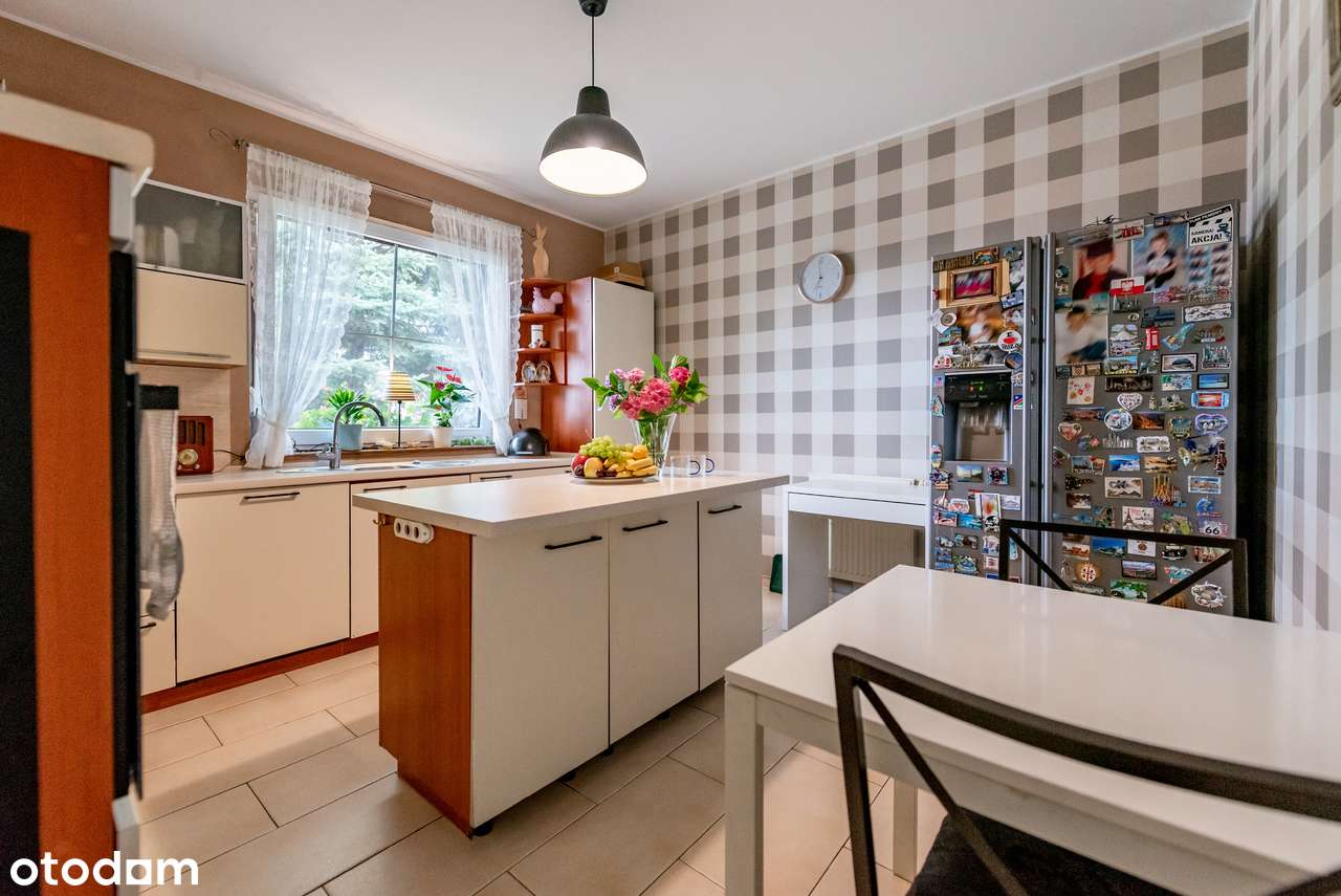 6 pokoi/duża działka/basen/meble/oddzielne pom po salonie fryzjerskim/-4