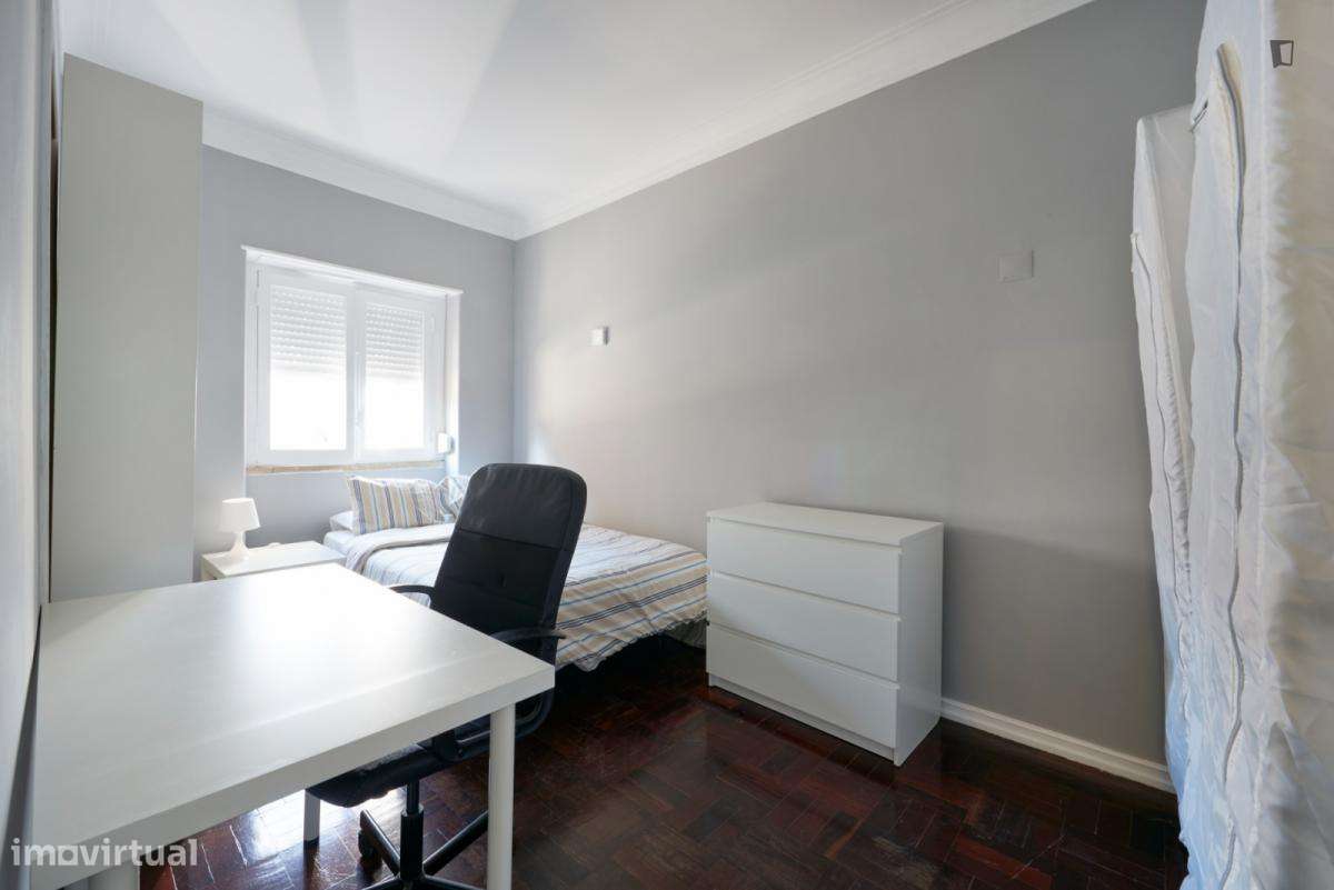Quarto - localizado em Entrecampos Lisbon - Grande imagem: 2/10