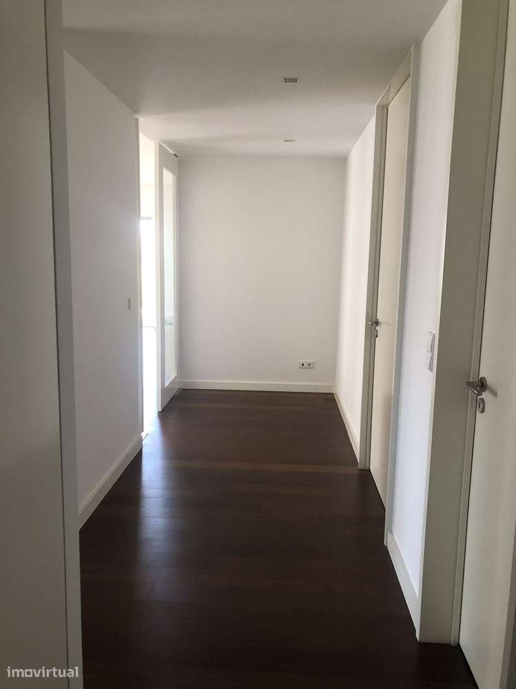 Apartamento T3 mobilado para arrendamento em Benfica - Grande imagem: 3/19