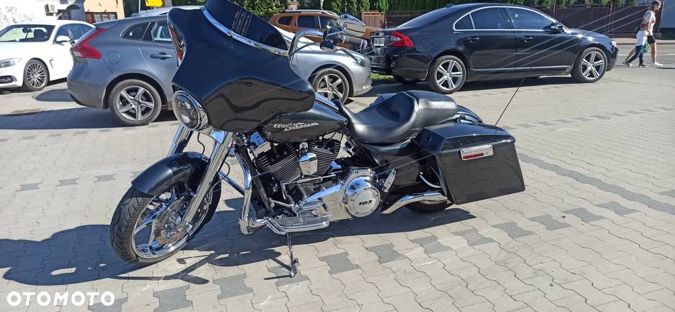 Harley-Davidson Touring Street Glide - 1