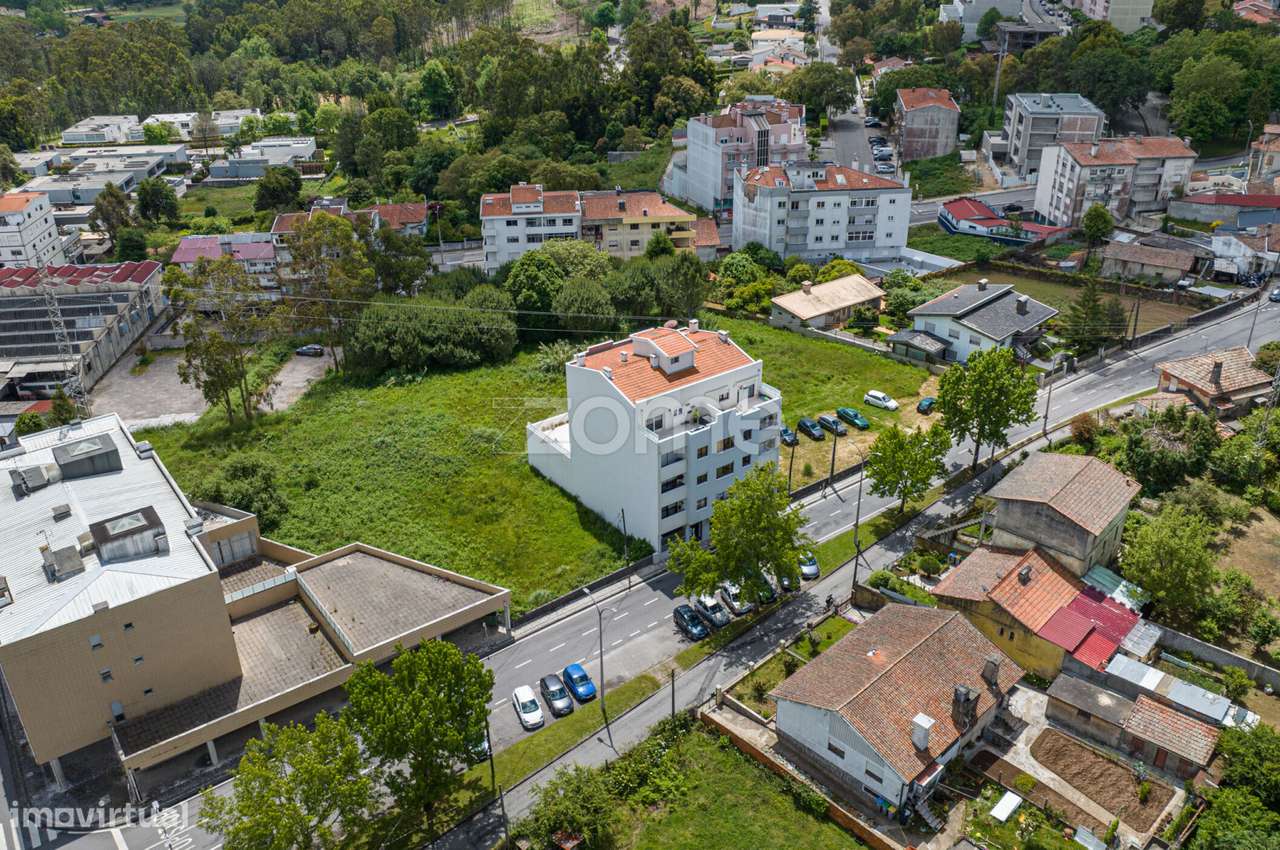 Terreno com capacidade construtiva no centro de São João da Madeira - Grande imagem: 5/14