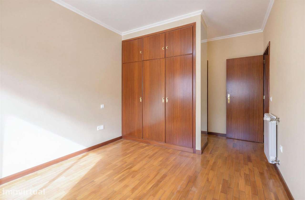 Apartamento T3 com Duas Garagens Fechadas em Águas Santas, Maia-29