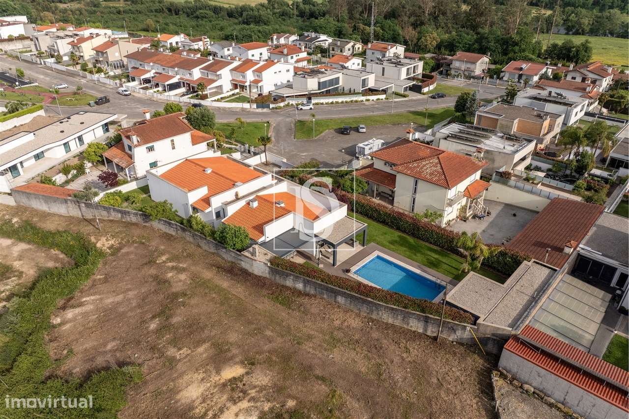 Exclusiva Moradia T4+1 c/ Piscina Aquecida e mais de 380 m²-39
