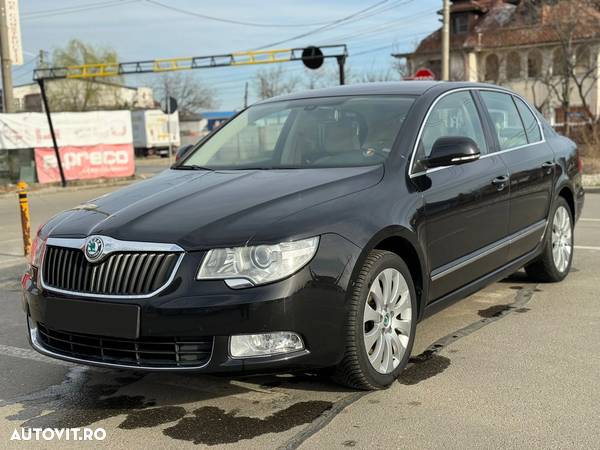 Skoda Superb 2.0 TDI 4X4 Elegance - 1